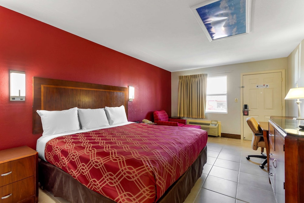 Econo Lodge Athens I-75 7/38
