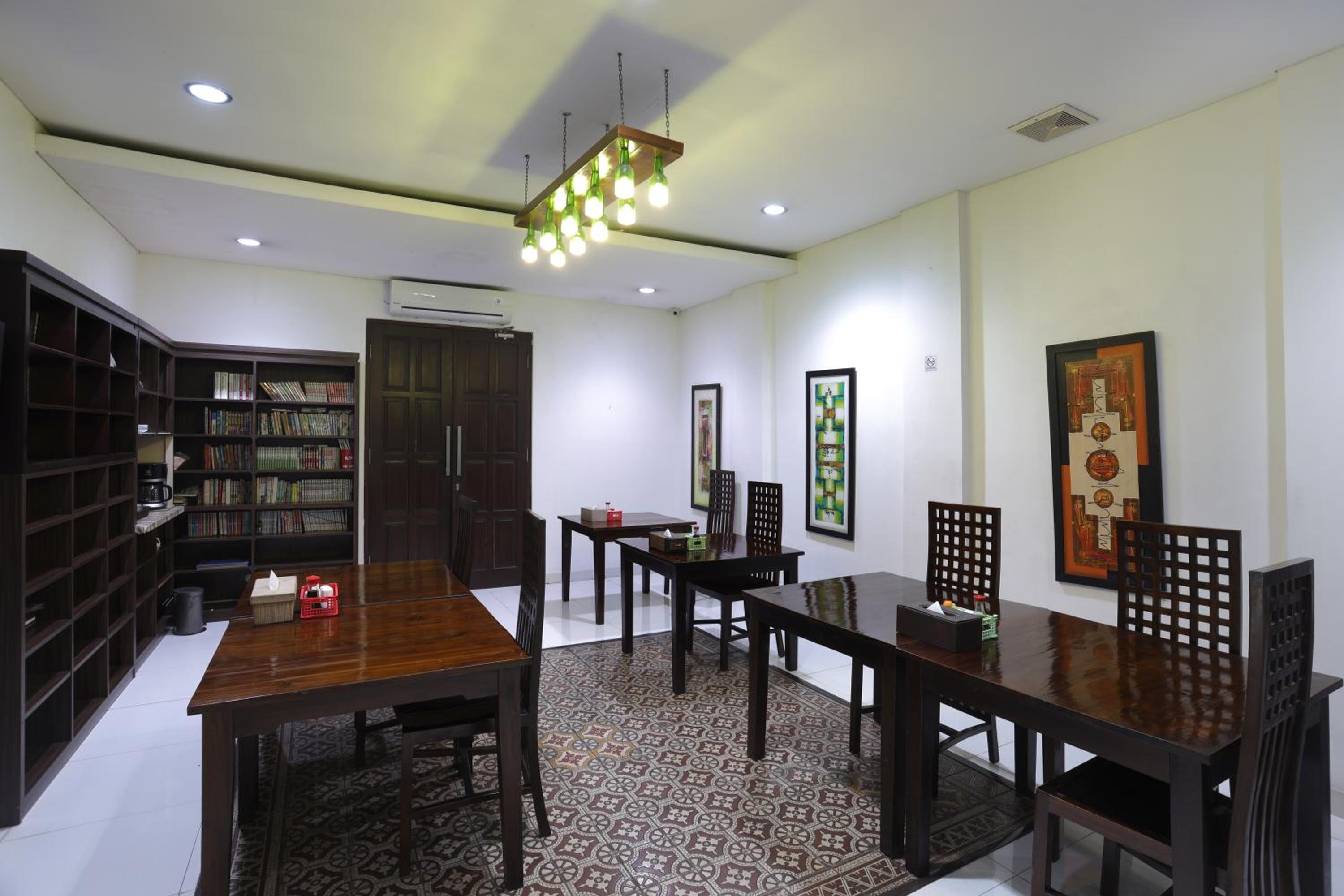 Jambuluwuk Heritage Menteng Suites 25/36