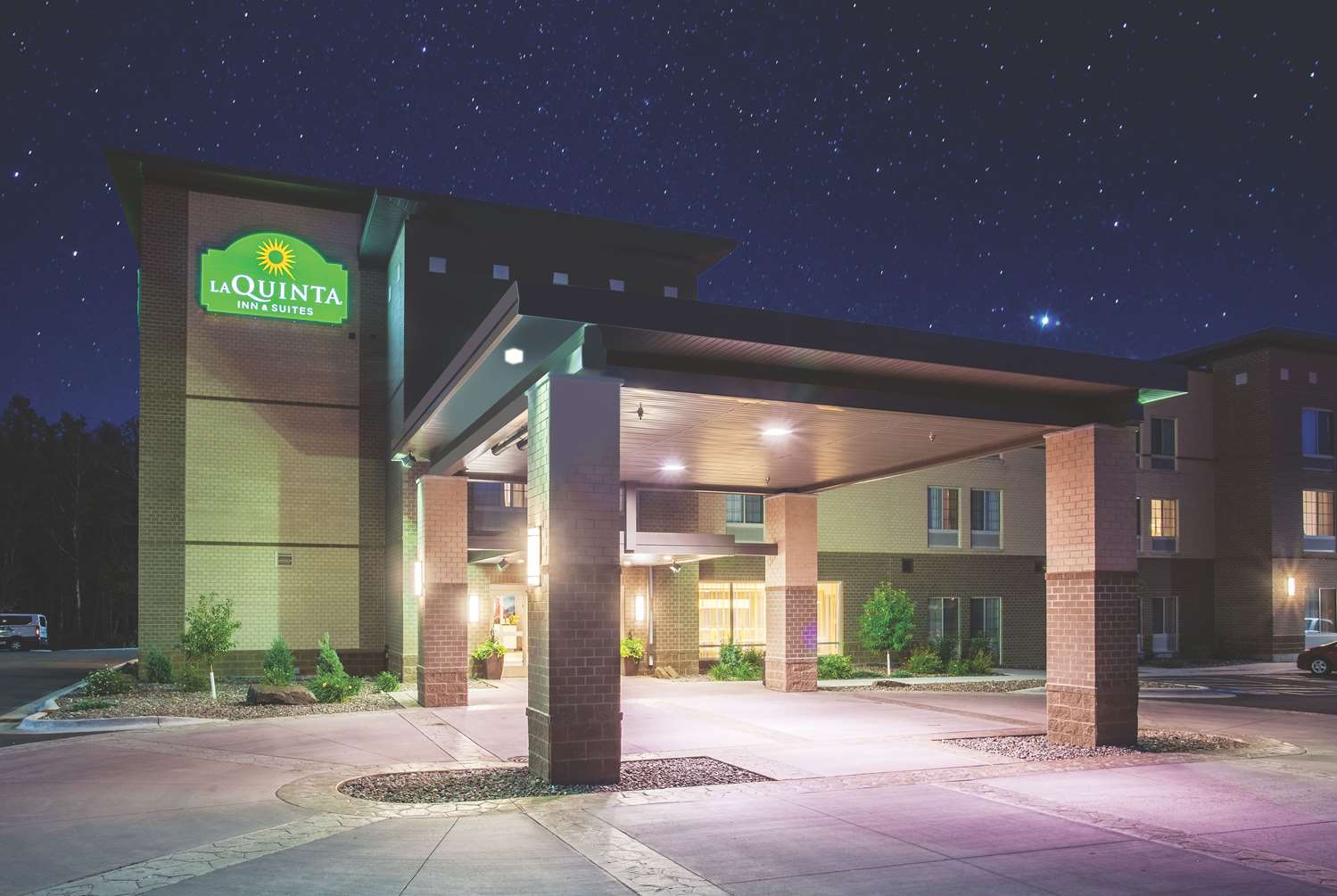 La Quinta Inn & Suites by Wyndham Duluth 2/21