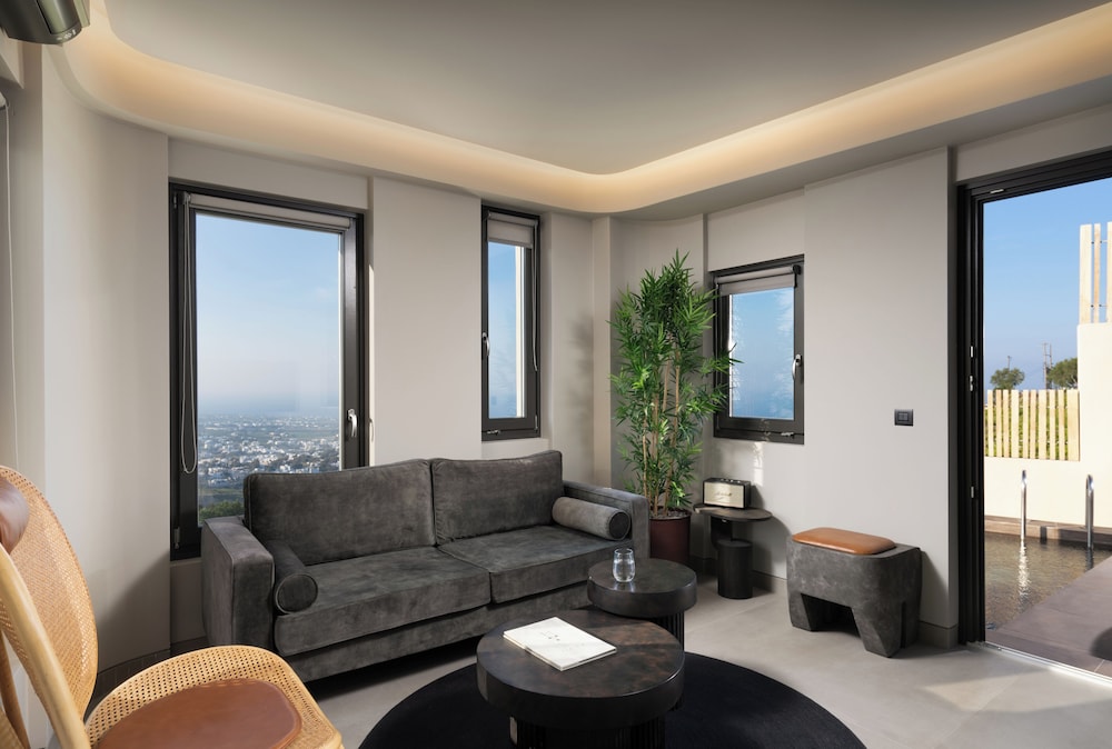 Apikia Santorini Suites - Adults Only 61/85