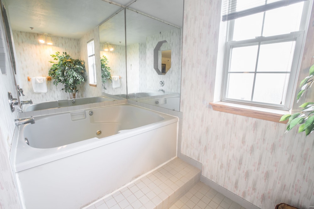 Bridgeway Inn and Suites Portland Airport (ex. Rodeway Inn and Suites NE 181st Avenue) 29/29