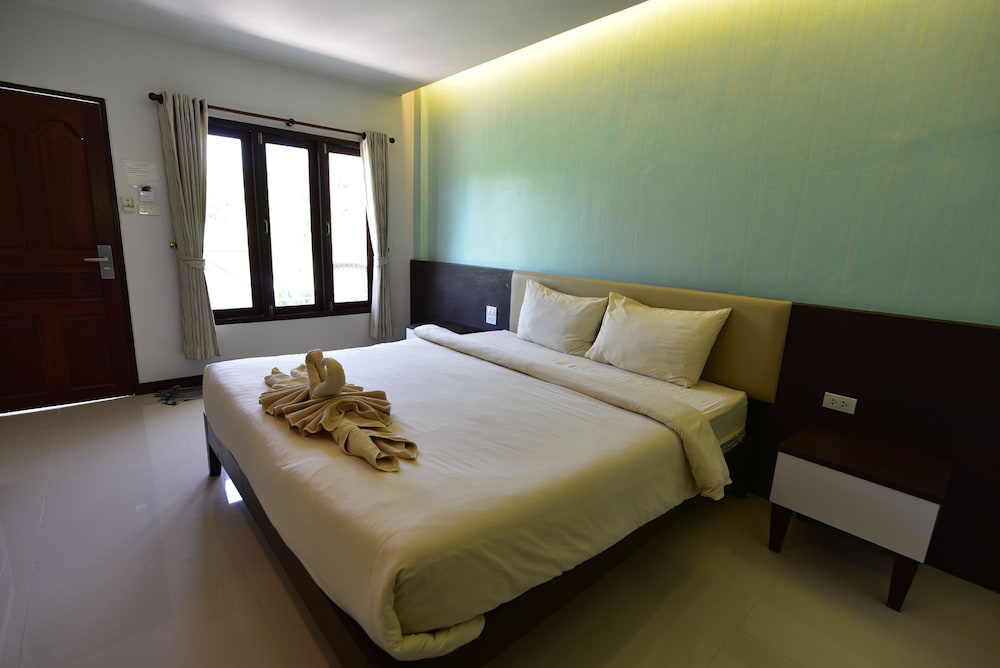 Varin Beach Resort 33/75