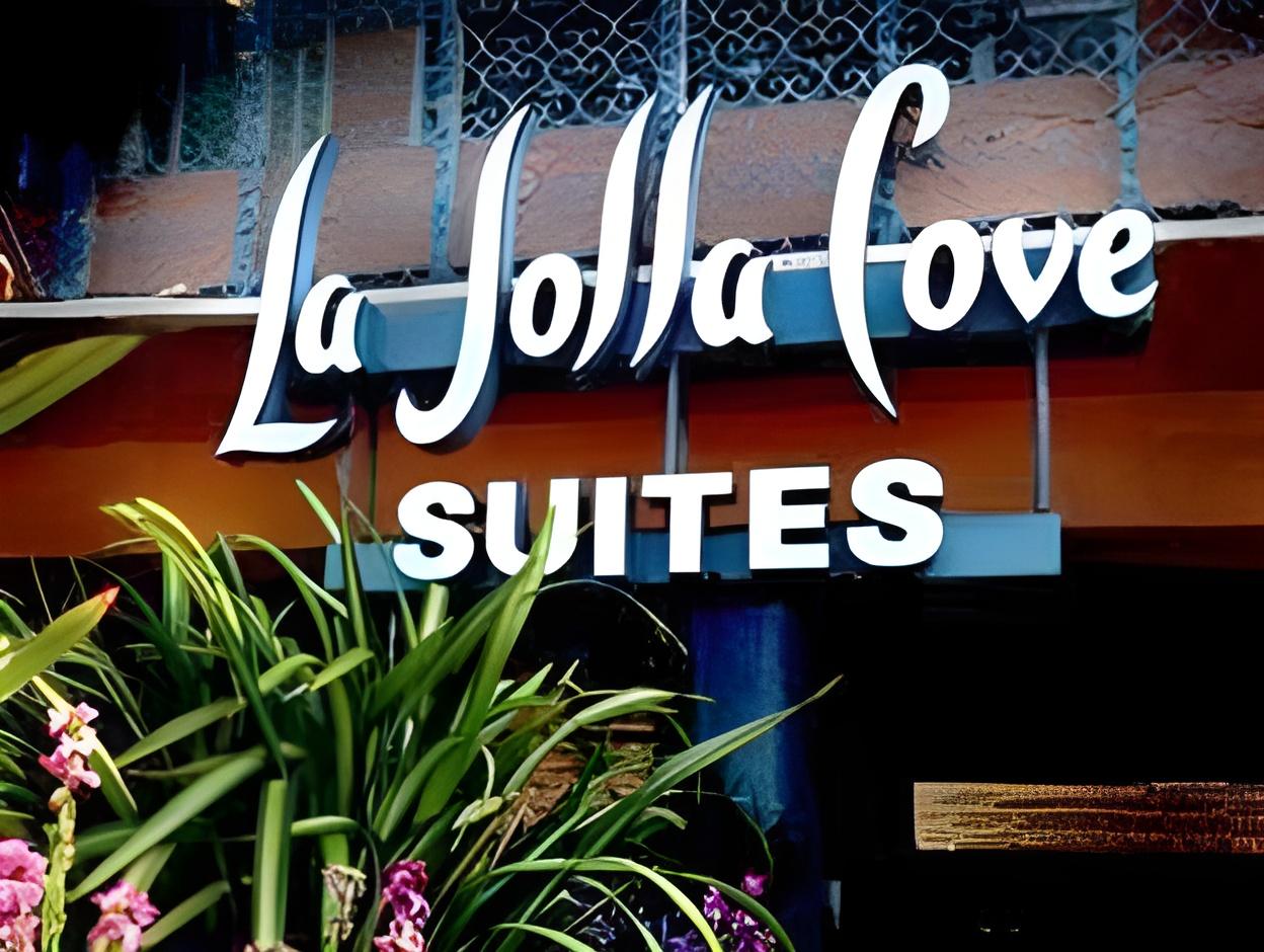Penthouse Suite, Corner