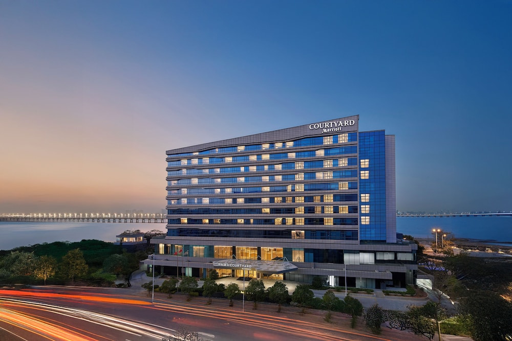 Courtyard by Marriott Xiamen Huli 2/50
