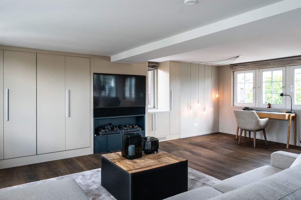 Airhome Limmatquai River View Apartment 18/38