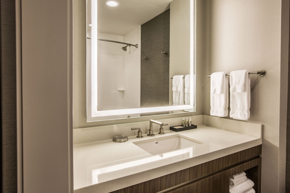 Holiday Inn Portland West Hillsboro 15/74