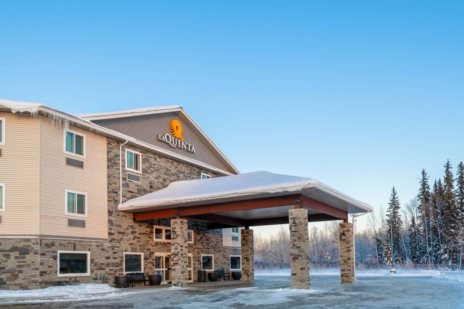 La Quinta Inn & Suites by Wyndham Fairbanks Airport 3/50