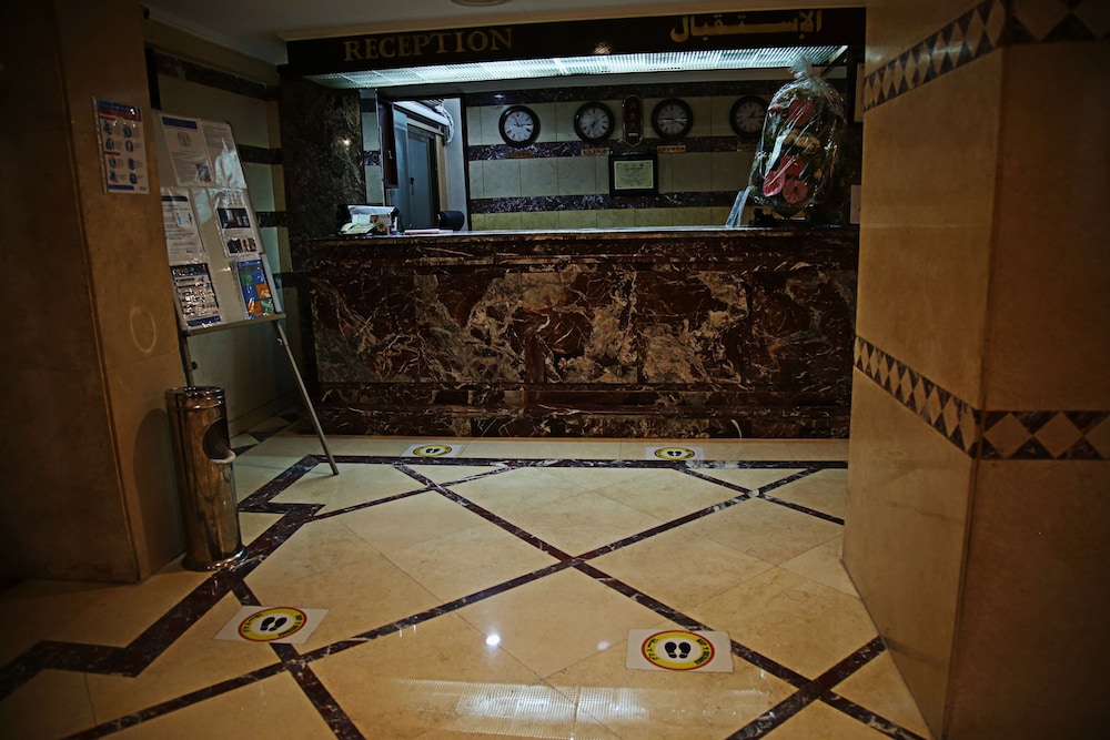 Pearl Hotel 7/39