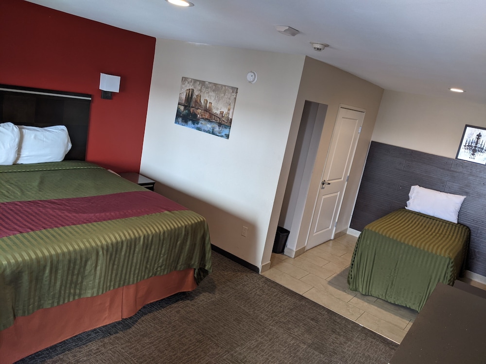 EPIC Hotel Pico Rivera 17/41