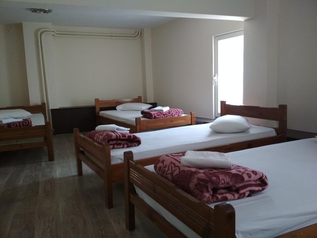 MIXED DORM, STANDARD, 7 BEDS