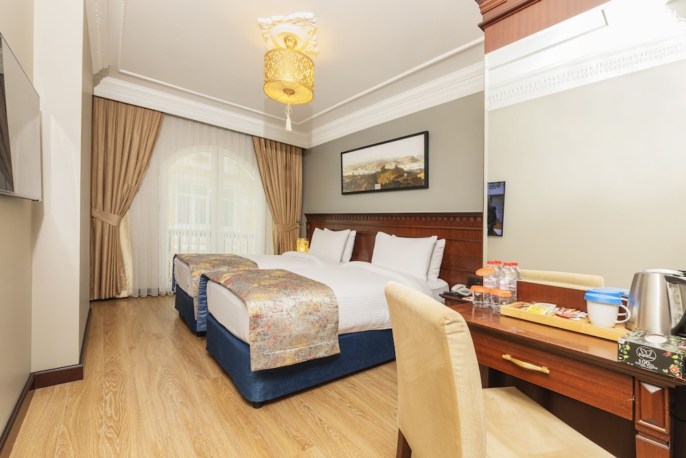 The Magnaura Palace Hotel 38/87