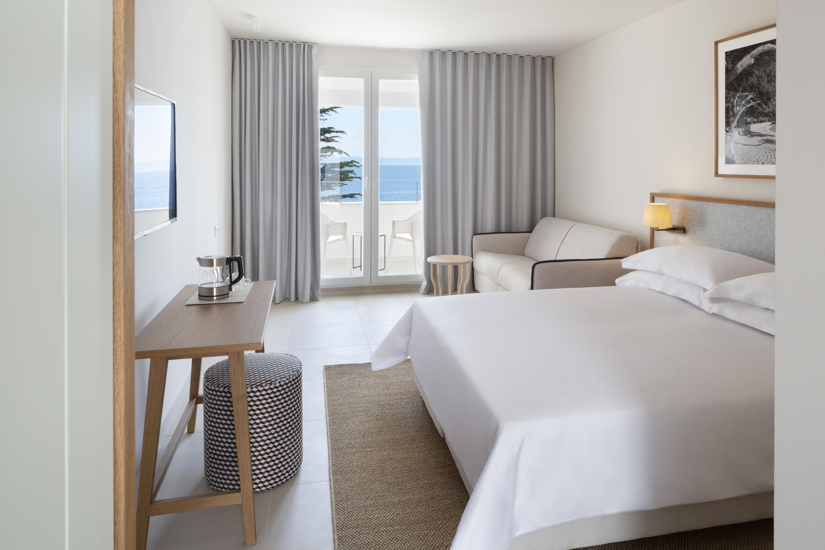 Superior, Sea Side, Balcony