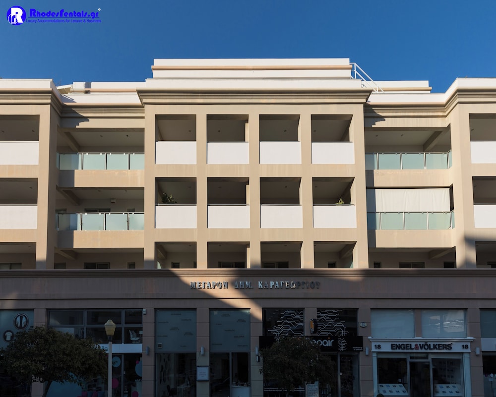 Rhodes Central Suite 2/38