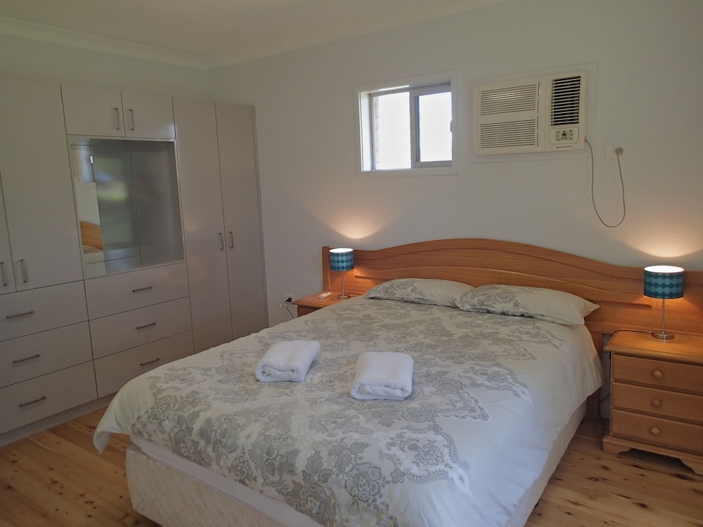 DUNGOWAN HOLIDAY ACCOMODATION 17/75