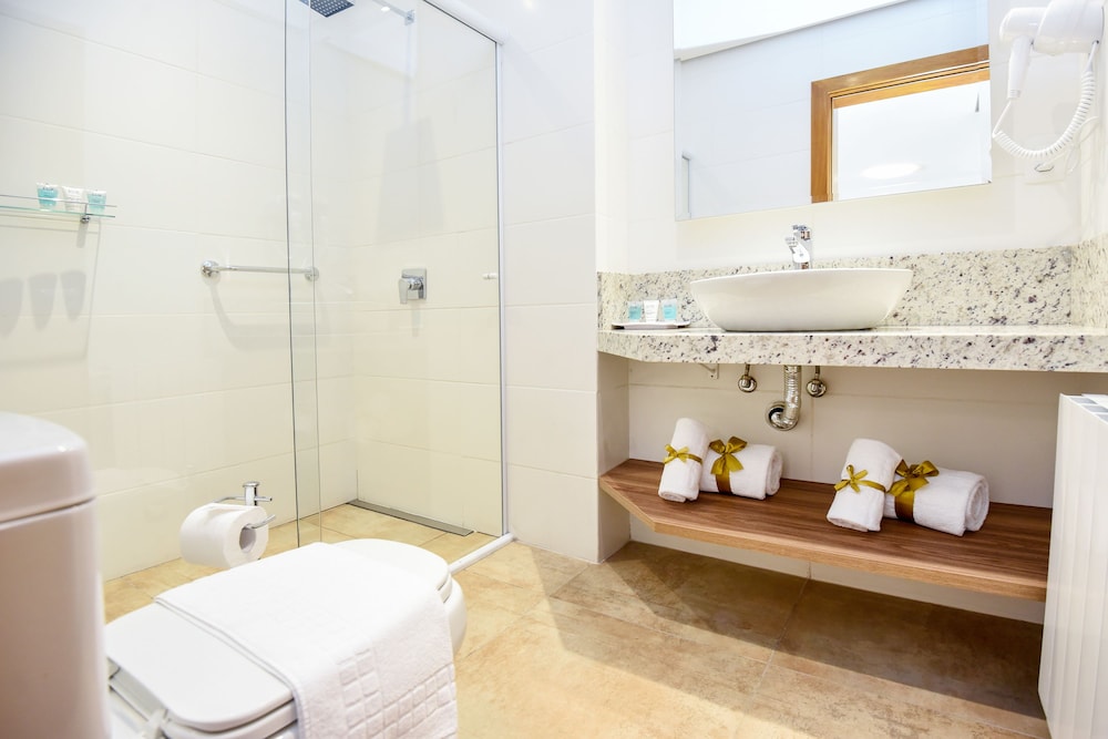 جناح غراند بسرير كوين وسرير فردي مع أريكة، Hotel Refugio da Montanha 5/6