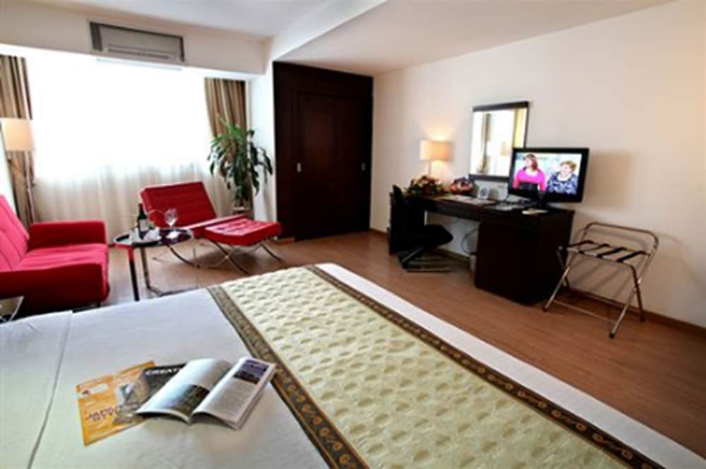 Baoson International Hotel 30/75