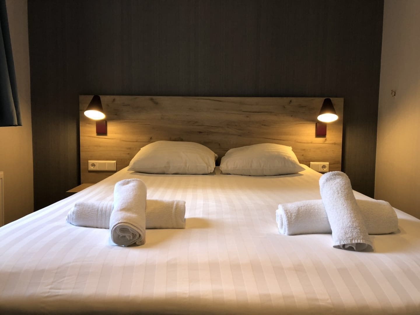 ROOM, DOUBLE BED, CANAL VIEW