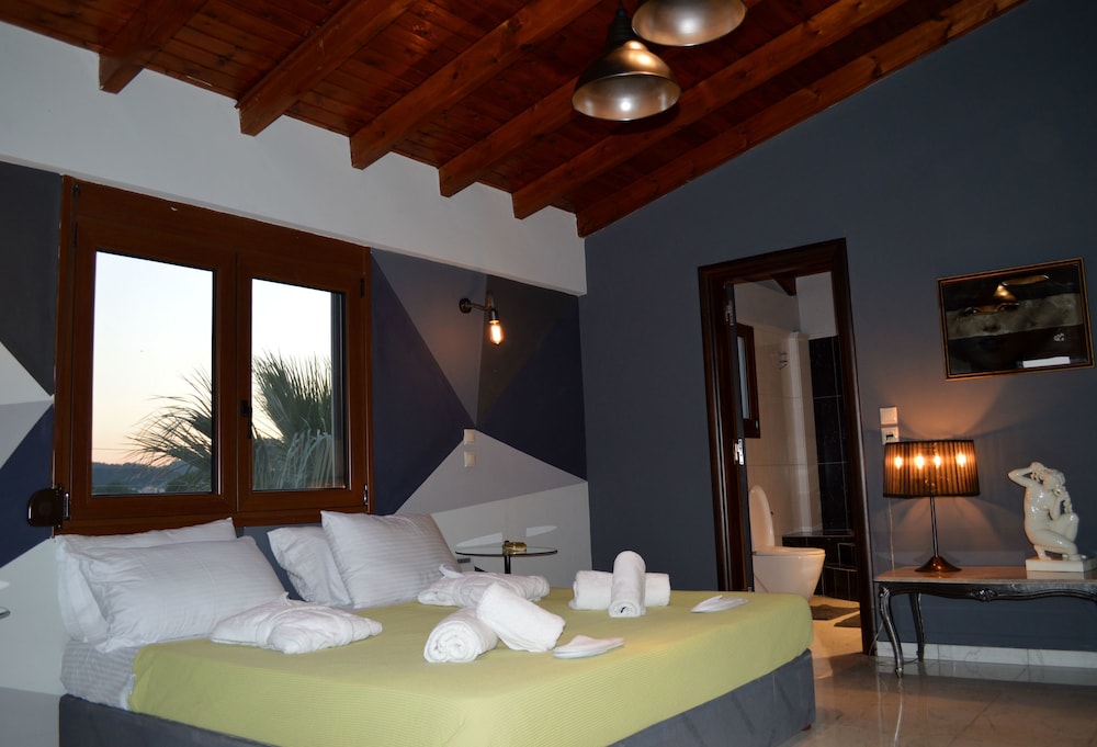 Gold Luxury Villa Ialysos photo3