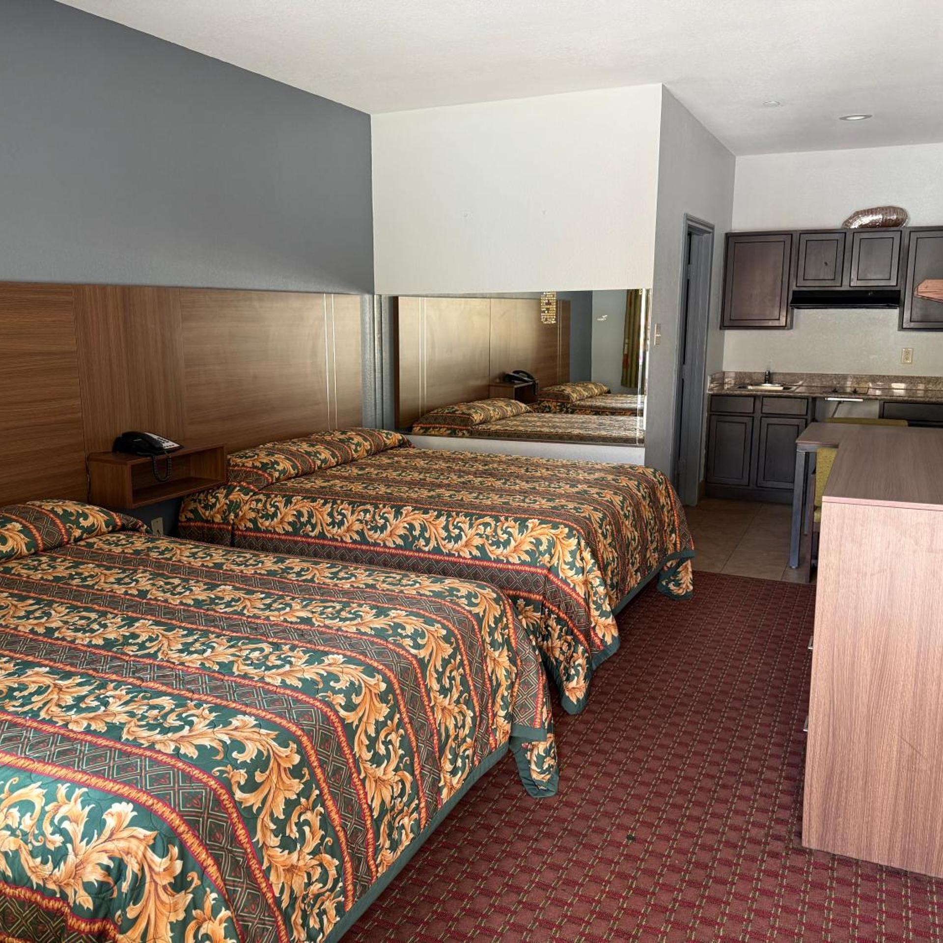 Budget Host Inn Stafford - Houston 6/16