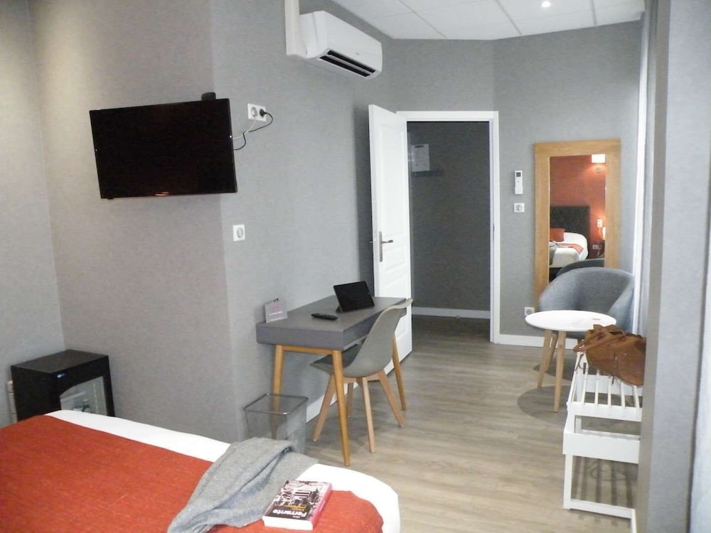 Brit Hotel Confort Roanne Grand Hotel 49/69