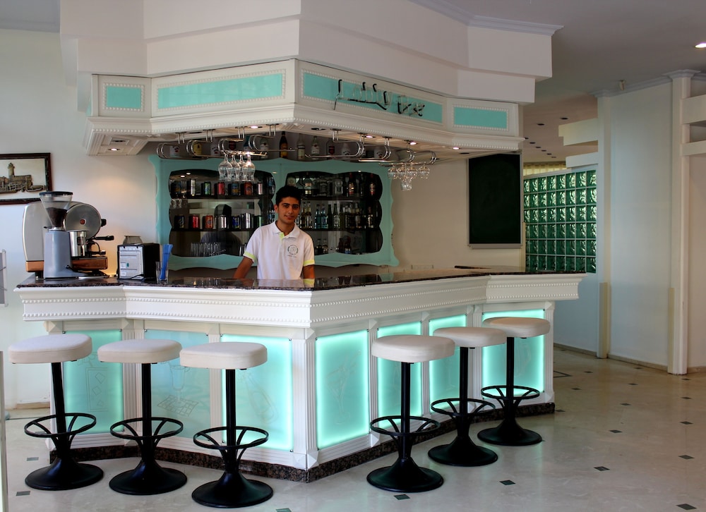 Faros Grand Hotel 36/48