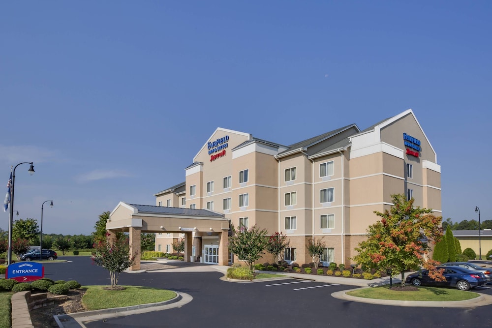 Fairfield Inn & Suites South Hill I-85 5/49