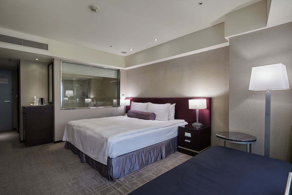 Executive, Queen Bed, K Hotels Yungho 6/10
