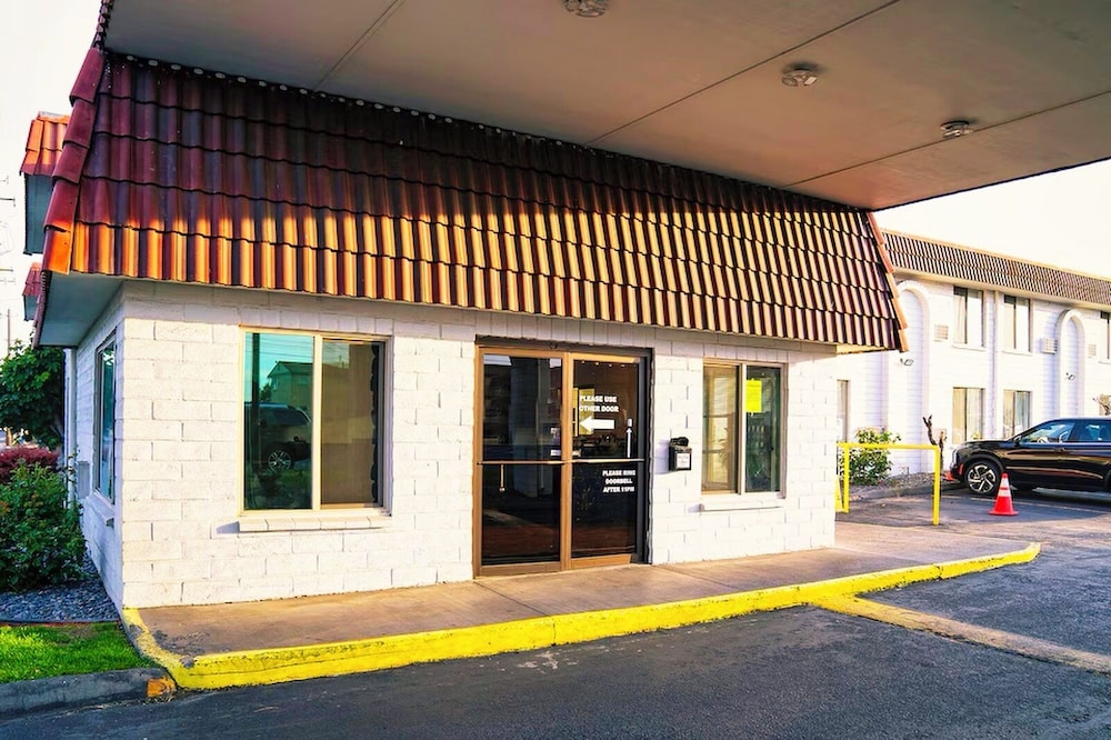 Hermiston Inn & Suites 1/50