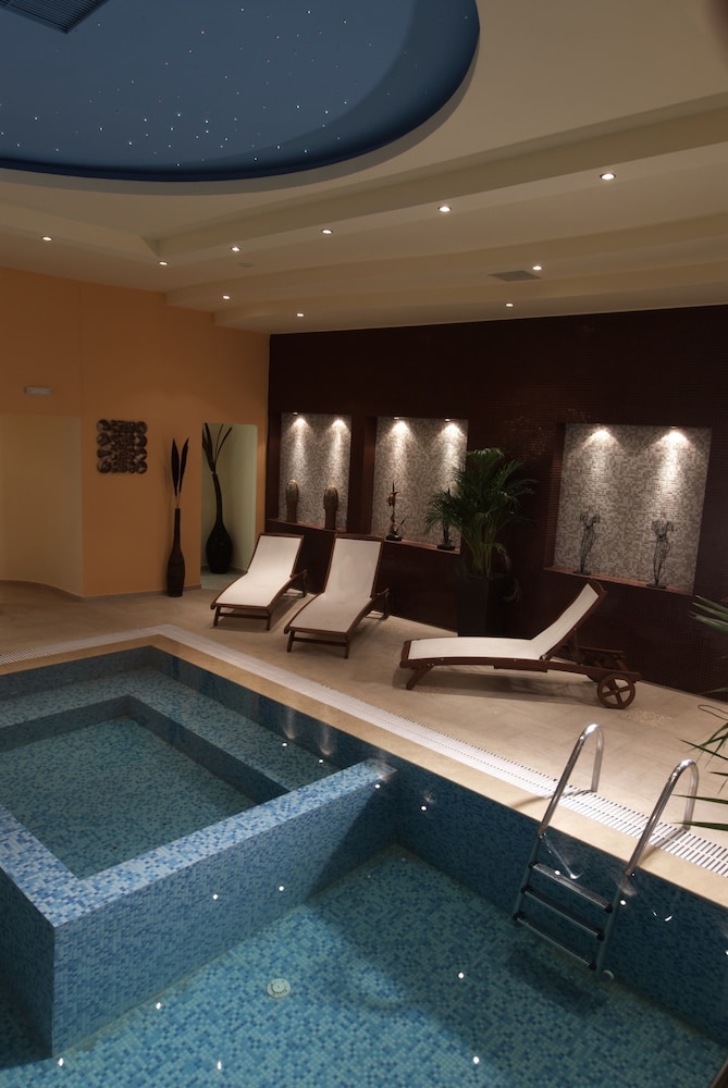 Alexandros Palace Hotel and Suites 54/83