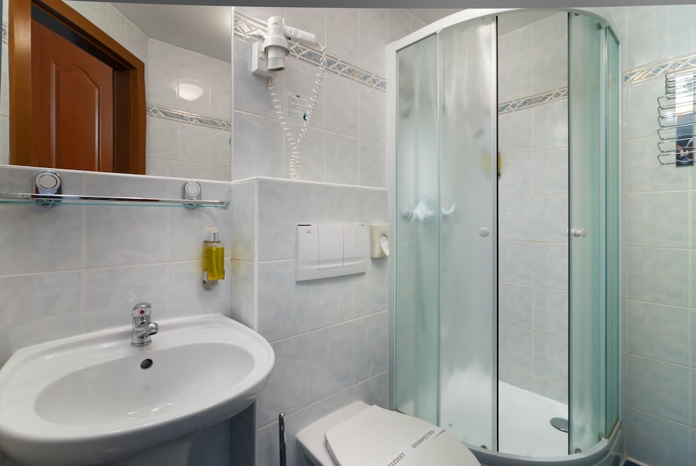 Hotel Zatisi 48/50