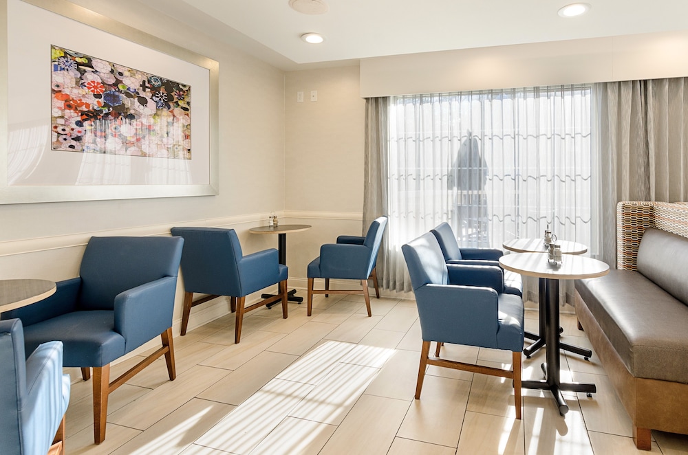 Holiday Inn Express Lexington 31/56
