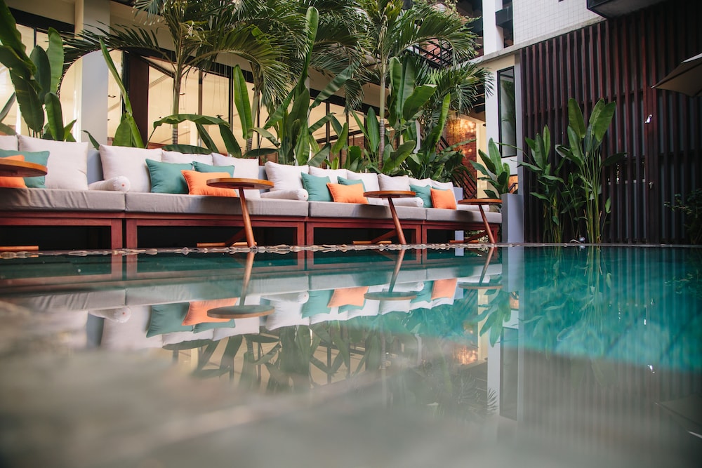 The Aviary Hotel 23/50
