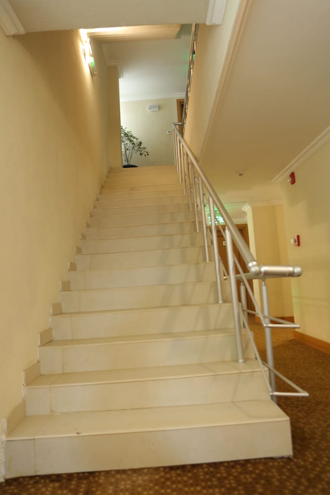 Momona Hotel 34/64