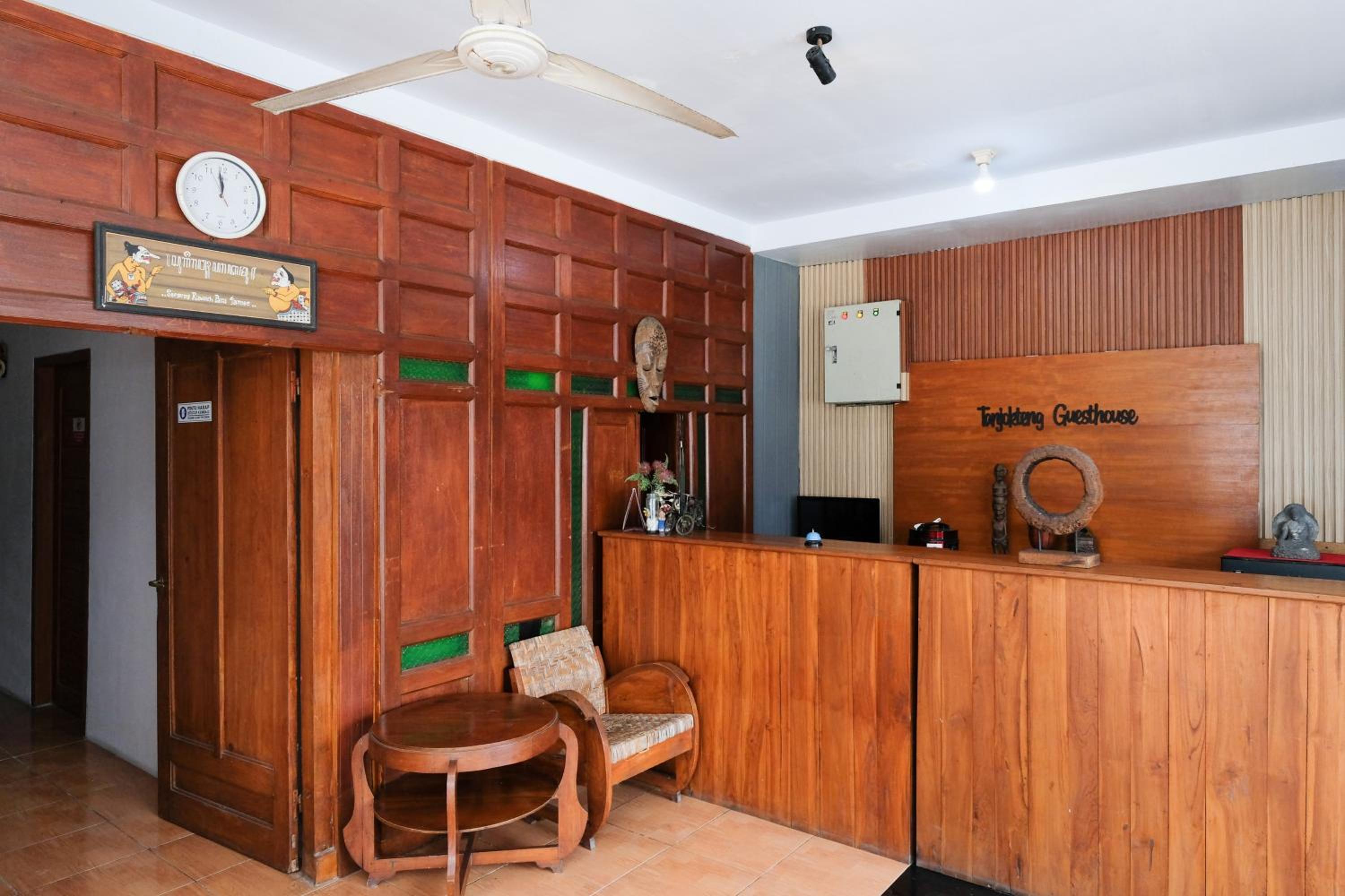 OYO 4016 Tan Jokteng Guest House 5/51