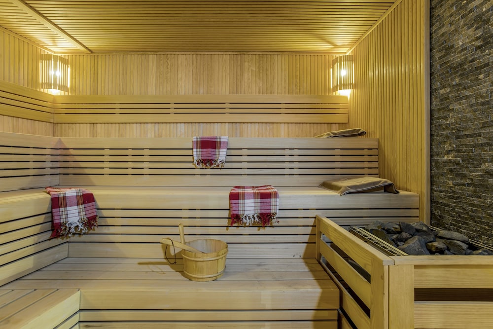 Bof Hotels Ceo Suites 31/73