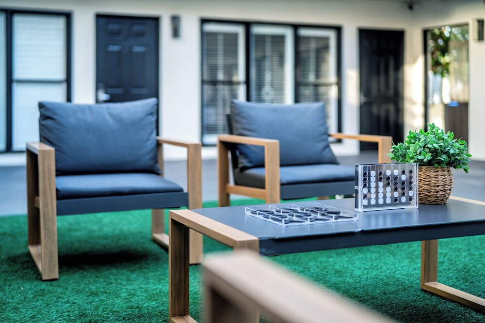 LYFE INN & SUITES by AGA - Beverly Hills 44/57
