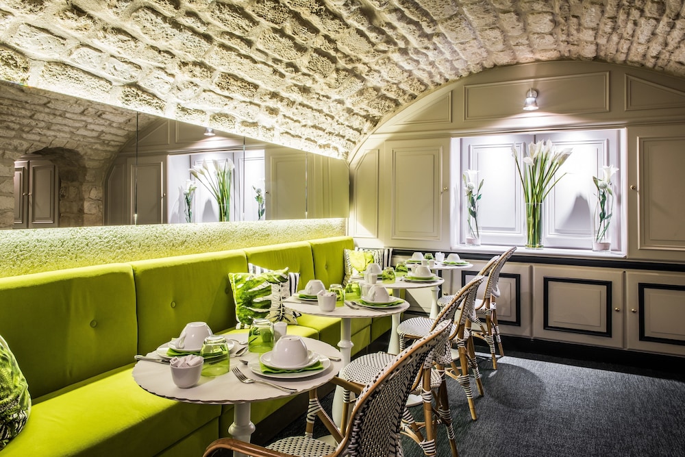 Hotel Jardin Le Brea 63/76