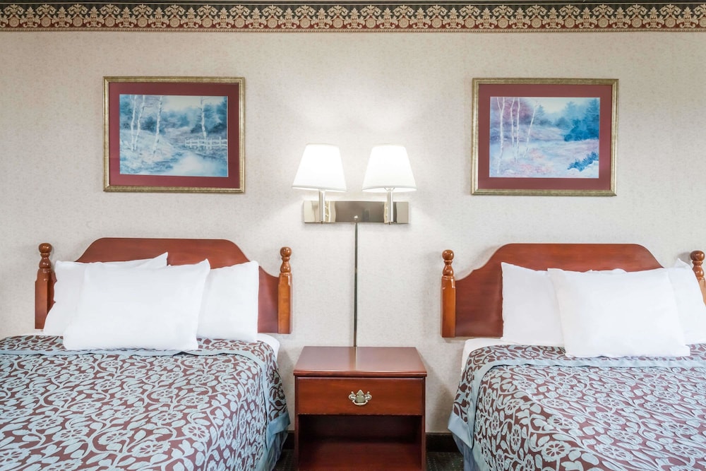 Days Inn by Wyndham Tannersville 10/28
