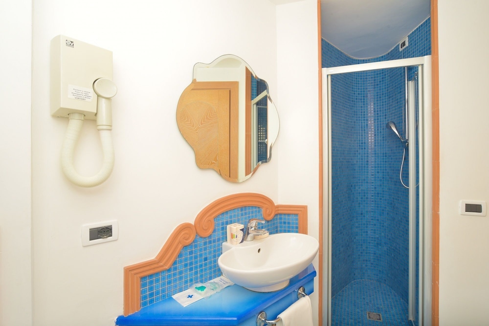 ALBERGO TERME ITALIA 64/70