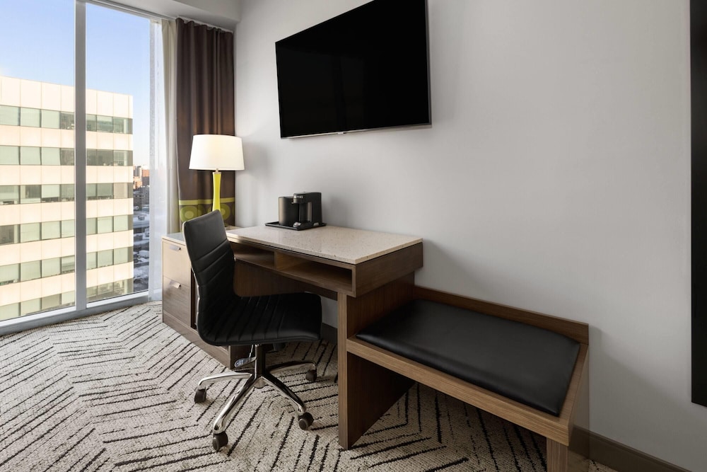 Super 8 by Wyndham Bronx Near Stadium 33/40