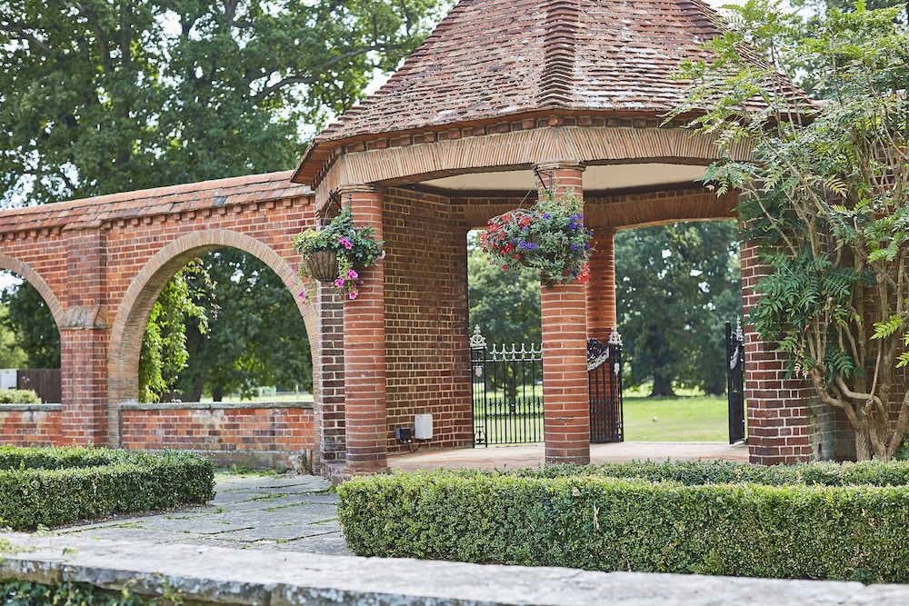 Milton Hill 44/50