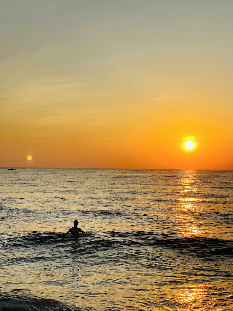 Phu Cuong Beach Hotel 65/69