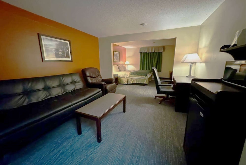 Baymont By Wyndham Mason 36/53