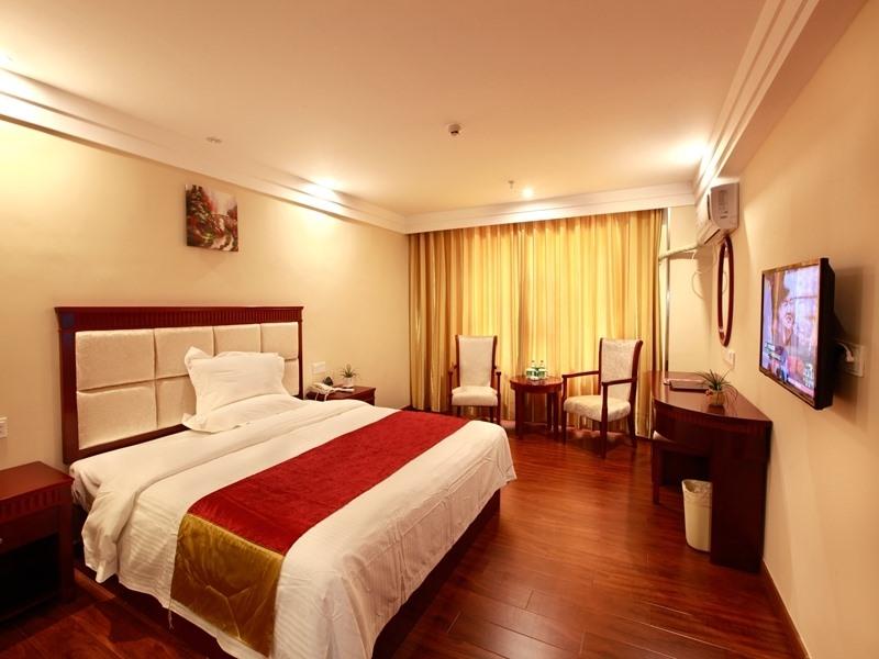 Greentree Inn Sanya Jiyang District Yalongbay Yingbin Avenue Hotel 10/23