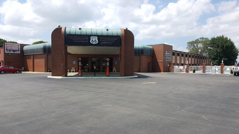 Route 66 Hotel And Conference 2/58