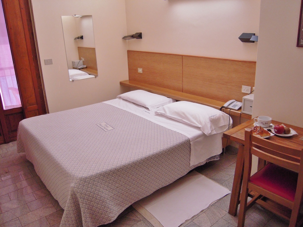 ALBERGO BIANCHI STAZIONE 14/50