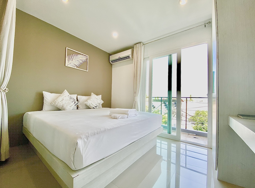 THE PALMS RESIDENCE 13/59
