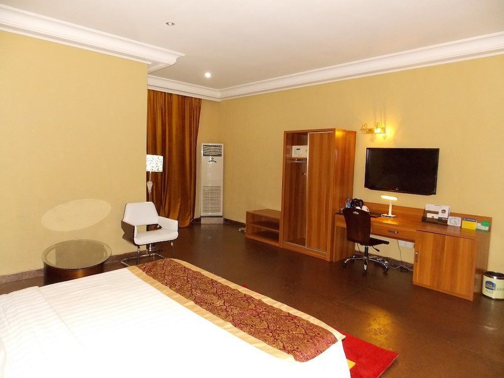 Best Western Plus Ajuji Hotel 8/29