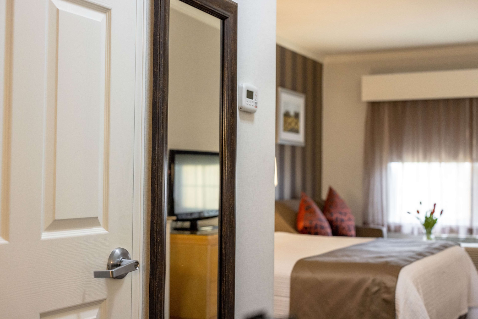 Suite, King Bed, Sofa, Balcony