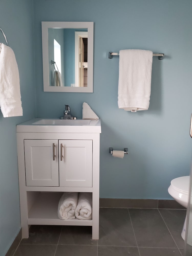 Hollywood Gardens Inn and Suites 15/16